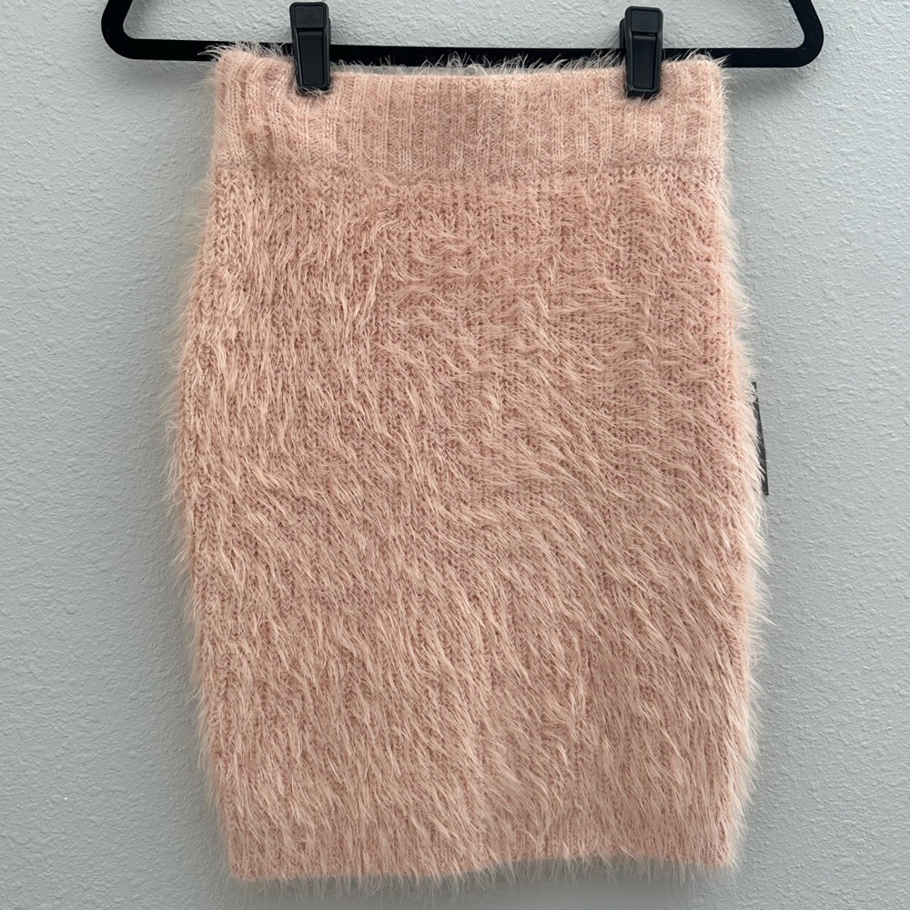 New never worn Lovers + Friends skirt.